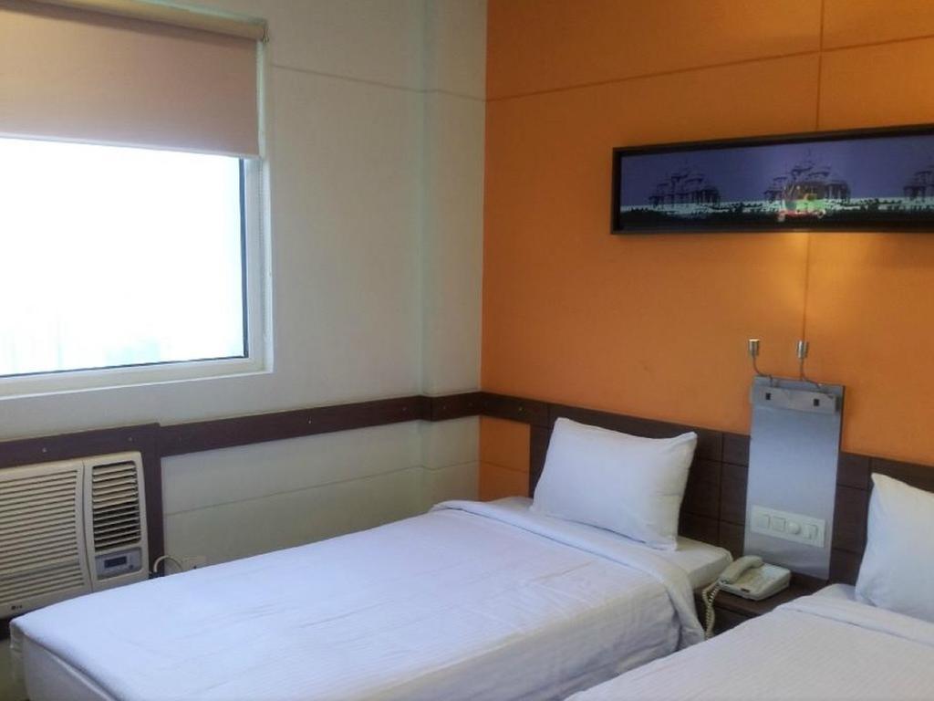 Faridabad Hotel Exterior photo